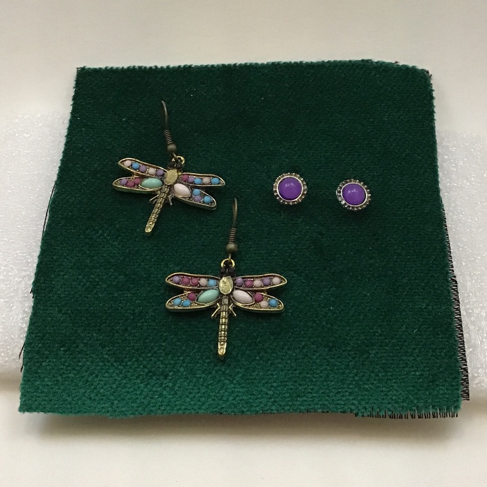 Dragonfly and purple studs earrings